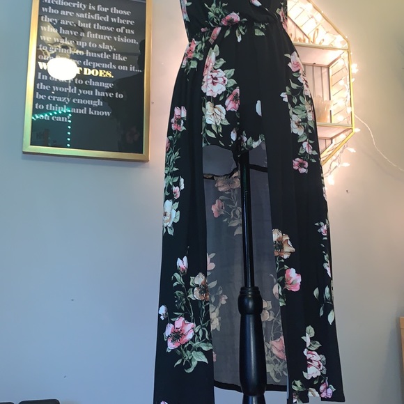 🌸🌺 NWT - CAUTION TO THE WIND | Adorable Romper Dress with Shorts Sz S - Picture 3 of 7